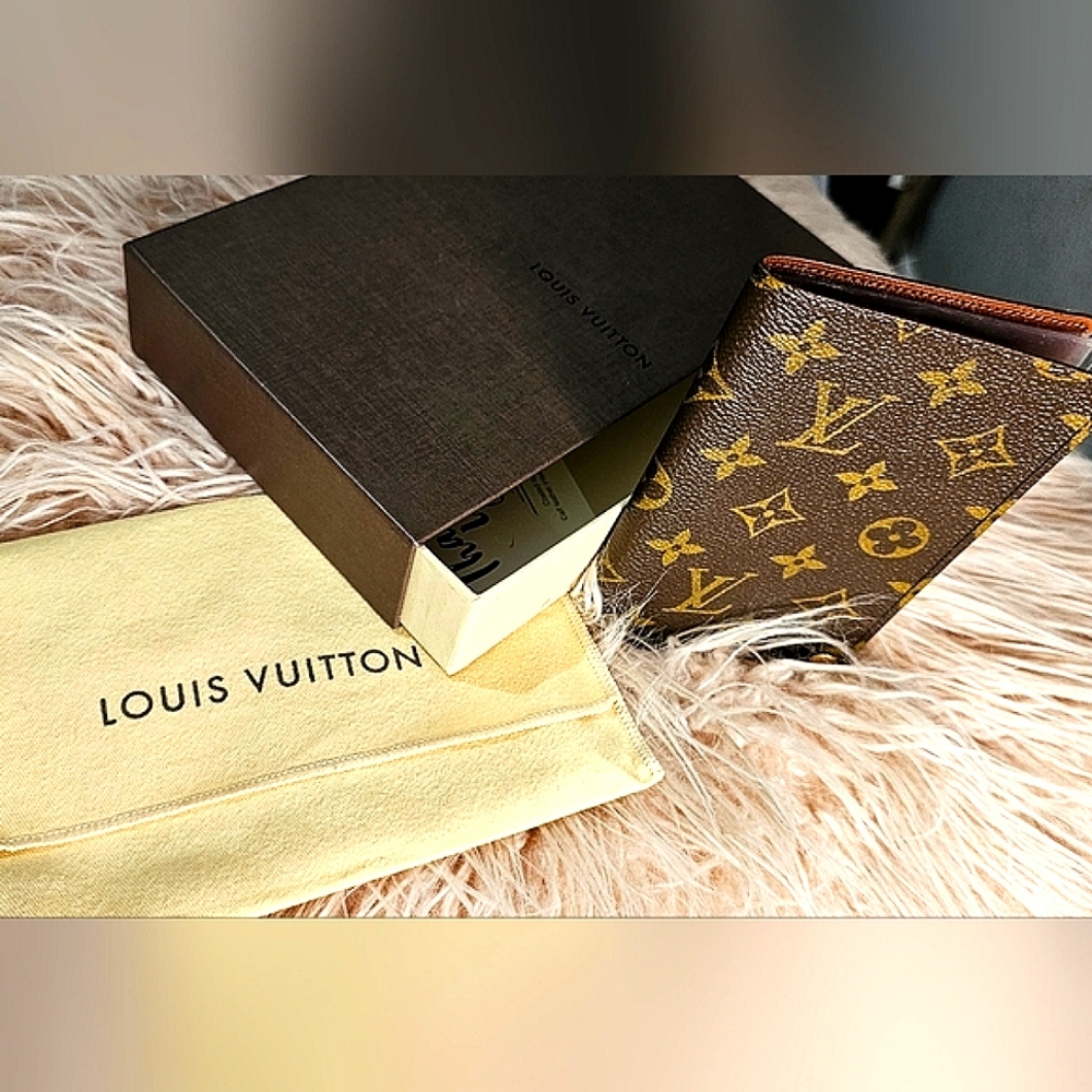 LOUIS VUITTON BUSINESS CARD / PHOTO HOLDER